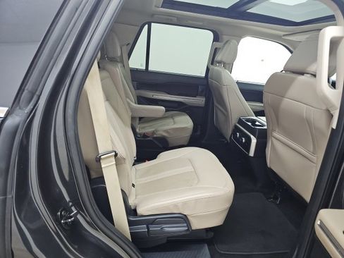 Used 2023 Ford Expedition Limited image 18