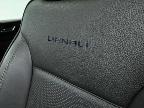 Used 2023 GMC Sierra 1500 Denali w/ Denali Reserve Package AWD/4WD image 13