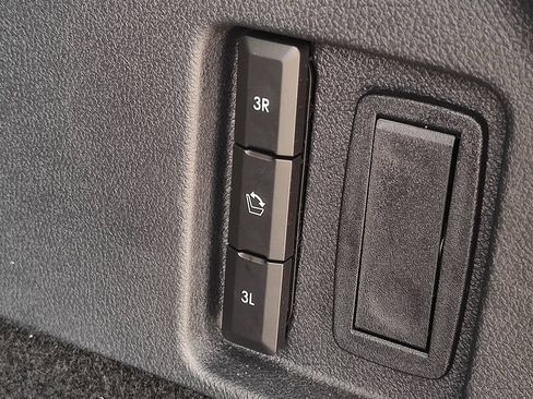 Used 2025 Lincoln Aviator 2WD image 9