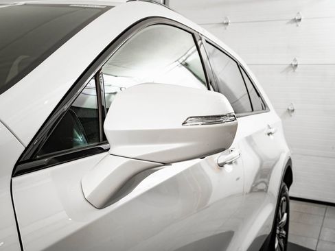 Used 2023 Cadillac XT4 Sport image 16