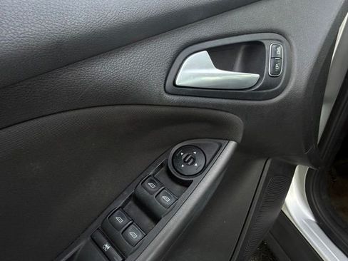 Used 2015 Ford Focus SE w/ Equipment Group 201A FWD image 11