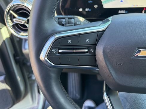 Used 2025 Chevrolet Equinox LT w/ Convenience Package II image 12