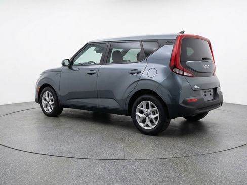 Used 2025 Kia Soul LX w/ LX Technology Package image 6