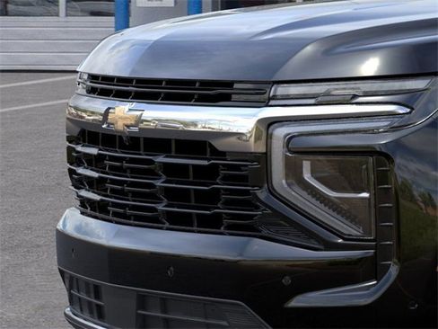 New 2026 Chevrolet Suburban LS image 15