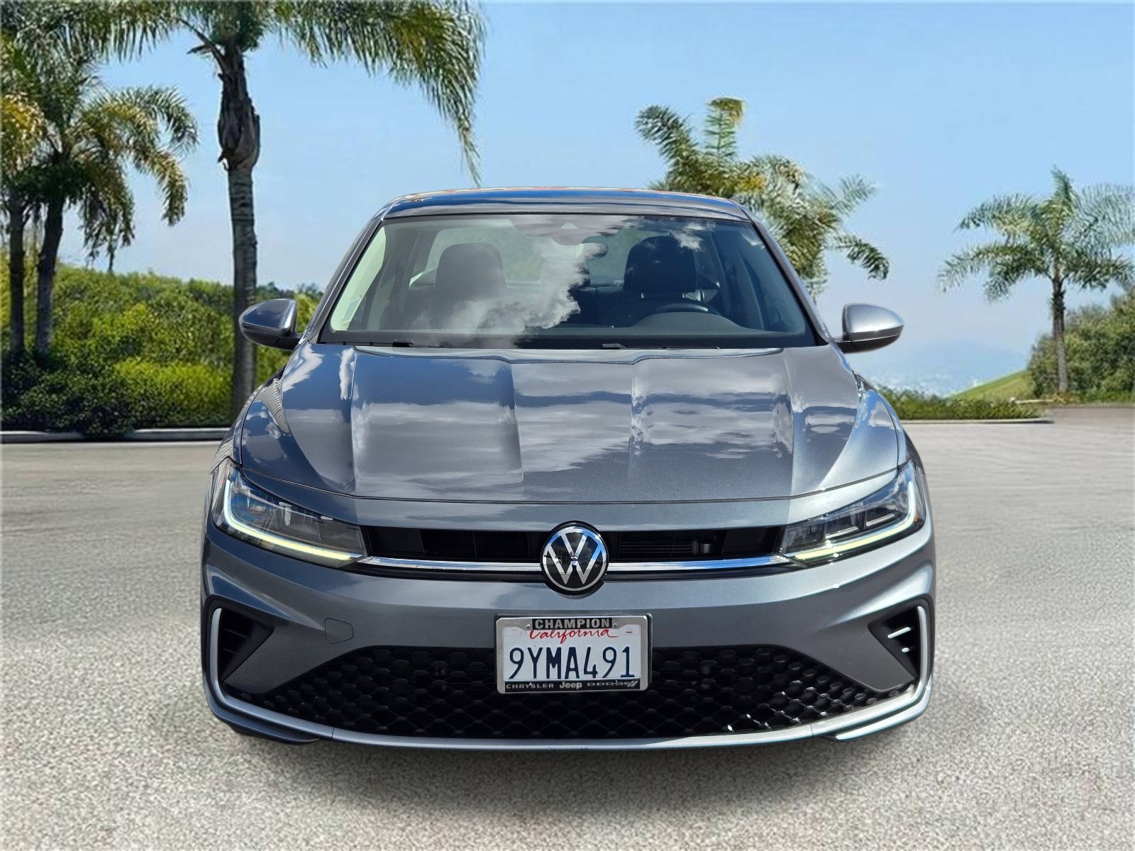 Used 2025 Volkswagen Jetta SE FWD image 3