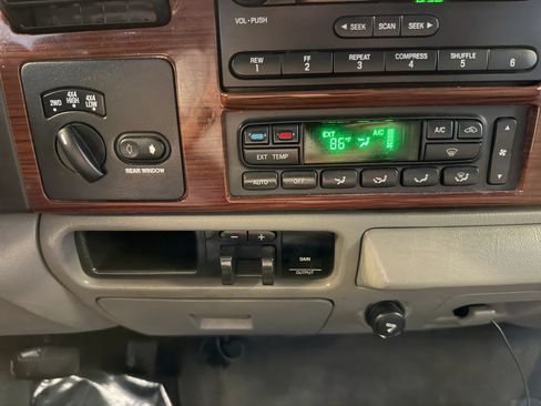 Used 2006 Ford F350 Lariat AWD/4WD image 20