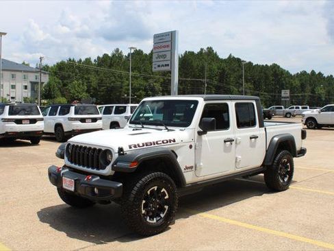 Certified 2026 Jeep Gladiator Rubicon AWD/4WD image 1