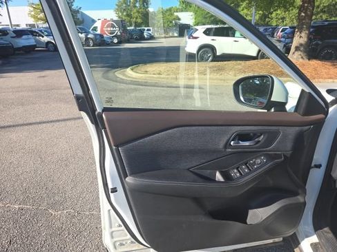 Certified 2023 Nissan Rogue SV AWD/4WD image 12