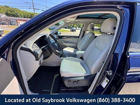 Used 2023 Volkswagen Tiguan SE w/ Panoramic Sunroof Package AWD/4WD image 32