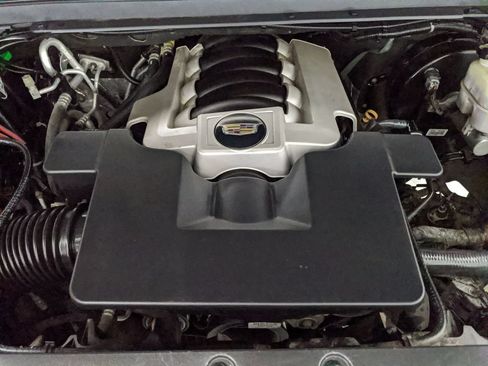 Used 2019 Cadillac Escalade ESV Platinum AWD/4WD image 26