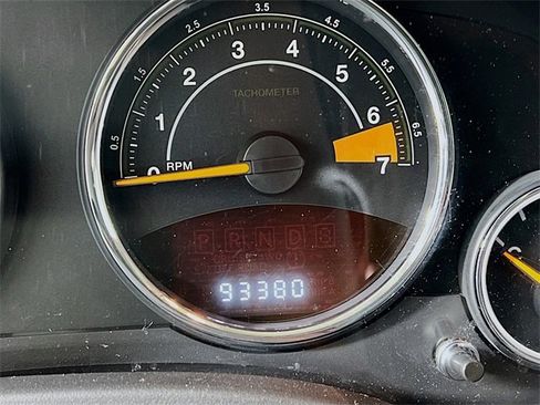 Used 2016 Jeep Compass Latitude image 9