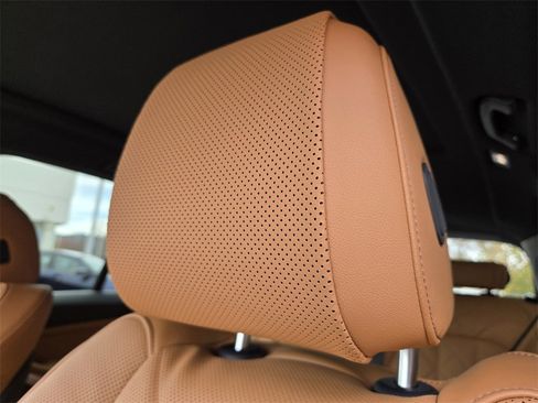 New 2026 BMW X5 xDrive50e w/ Premium Package image 17