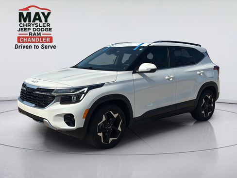 Used 2024 Kia Seltos EX FWD image 3