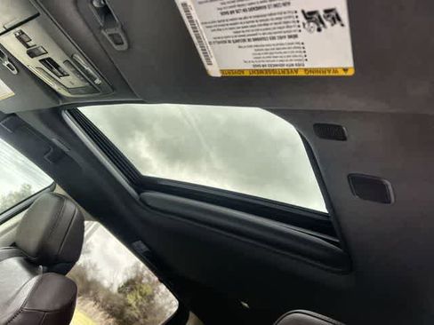 Used 2024 Toyota Sienna Platinum image 32