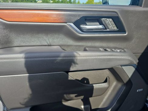 Used 2025 GMC Yukon Denali AWD/4WD image 10