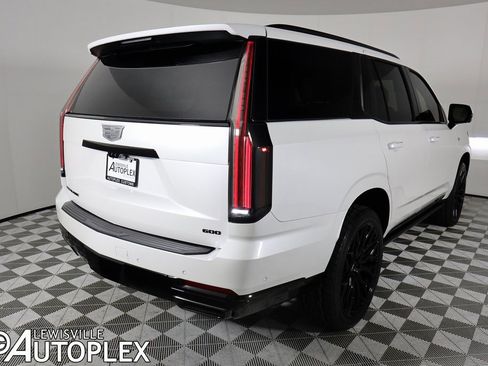 Used 2025 Cadillac Escalade Sport Platinum w/ LPO, ONYX Package image 5