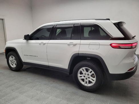 Used 2023 Jeep Grand Cherokee Laredo RWD image 3