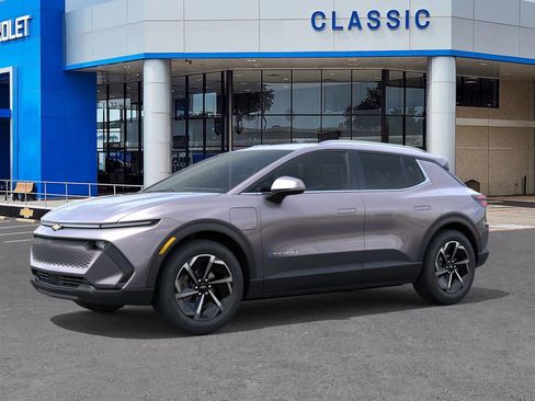 New 2026 Chevrolet Equinox EV LT image 2