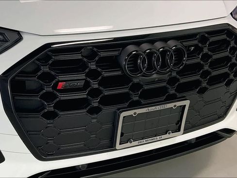 Used 2025 Audi SQ5 Premium Plus w/ Premium Plus Package image 33