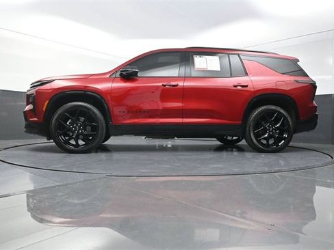 Used 2024 Chevrolet Traverse RS image 30