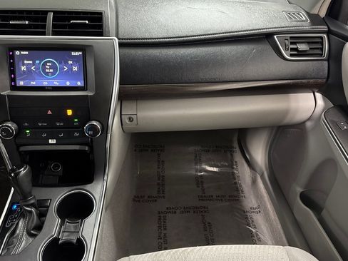Used 2016 Toyota Camry LE image 27