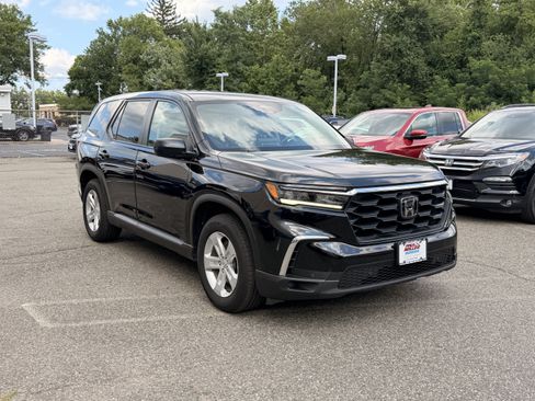Used 2023 Honda Pilot LX image 5