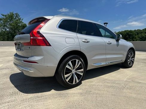 Certified 2022 Volvo XC60 B6 Inscription w/ Advanced Package AWD/4WD image 9
