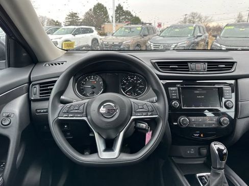 Certified 2020 Nissan Rogue S image 11
