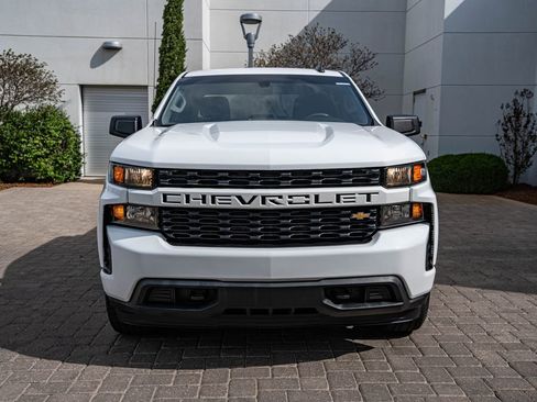 Used 2022 Chevrolet Silverado 1500 Custom RWD image 2