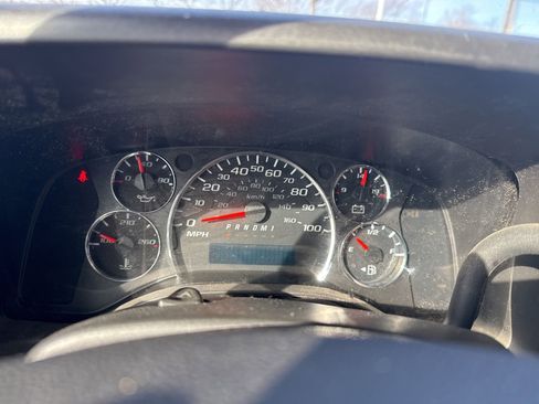 Used 2016 Chevrolet Express 4500 Base image 26