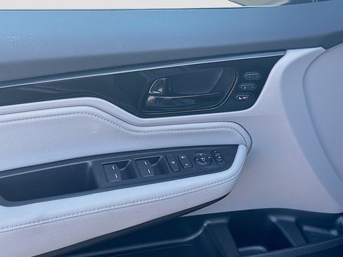 Used 2023 Honda Odyssey Touring image 18