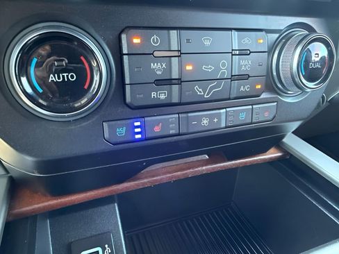 Used 2018 Ford F350 King Ranch w/ King Ranch Ultimate Package AWD/4WD image 24