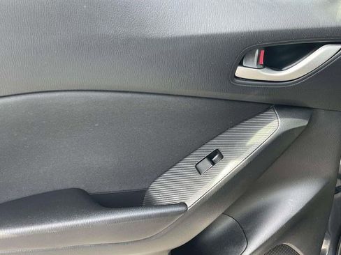 Used 2014 MAZDA MAZDA3 i Touring w/ Technology Package image 19