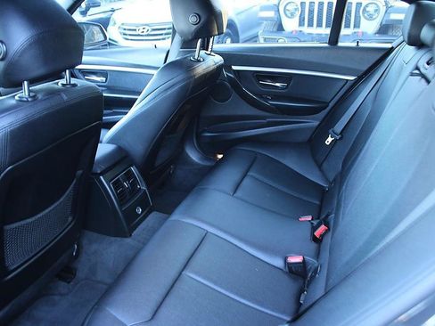 Used 2016 BMW 328i Sedan RWD image 13