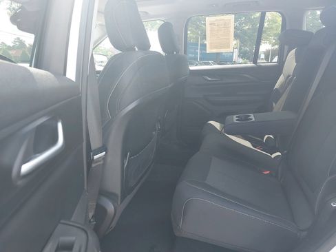 Used 2024 Jeep Grand Cherokee Laredo X AWD/4WD image 13