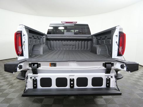 New 2026 GMC Sierra 1500 SLT w/ SLT Premium Plus Package AWD/4WD image 4