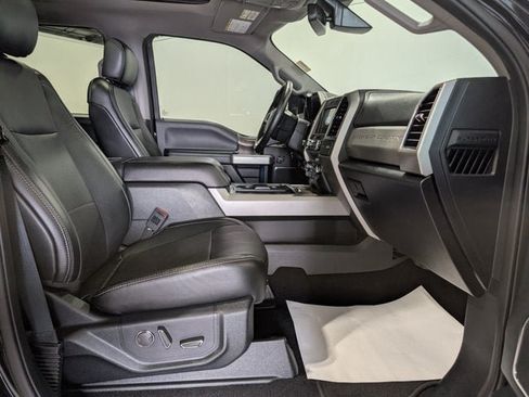 Used 2019 Ford F250 Lariat w/ Lariat Ultimate Package AWD/4WD image 21