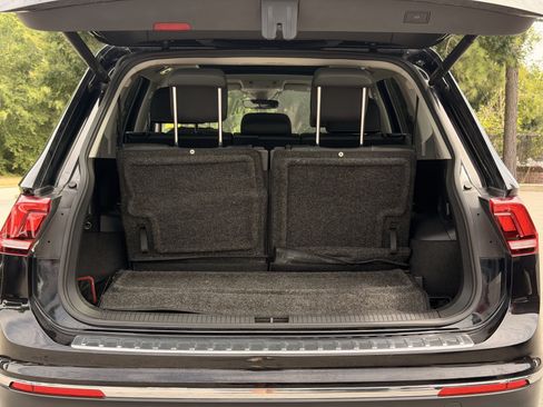 Used 2022 Volkswagen Tiguan SE FWD image 33