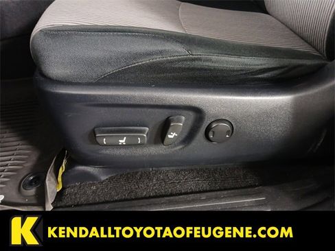 Used 2016 Toyota 4Runner SR5 image 18