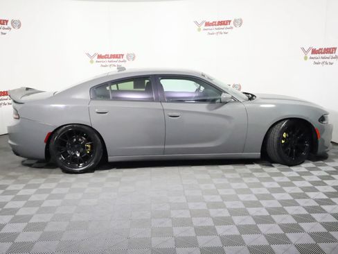 Used 2018 Dodge Charger SXT Plus RWD image 3