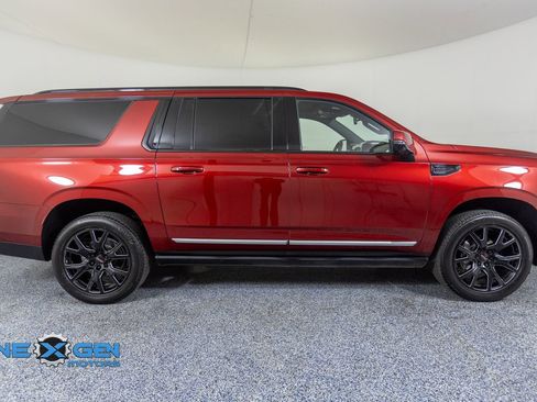 Used 2025 GMC Yukon XL Denali w/ Sun & Power Step Package AWD/4WD image 8