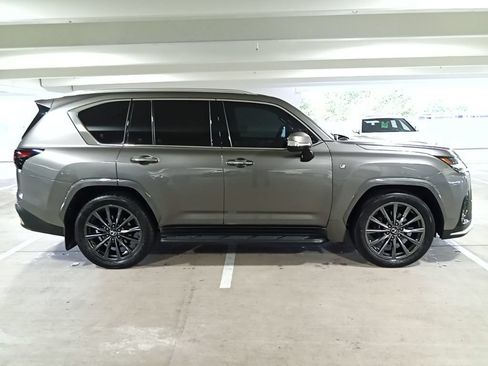 Used 2024 Lexus LX 600 F Sport AWD/4WD image 4