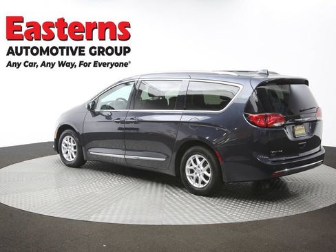 Used 2020 Chrysler Pacifica Touring-L FWD image 66