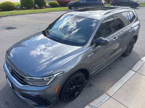 Used 2022 Volkswagen Tiguan SE R-Line AWD/4WD image 7