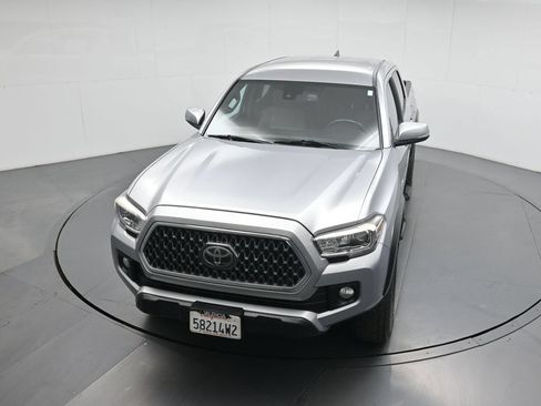 Used 2019 Toyota Tacoma TRD Off-Road w/ Technology Package AWD/4WD image 36