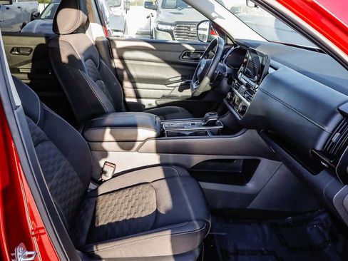 Used 2023 Nissan Pathfinder SV FWD image 19