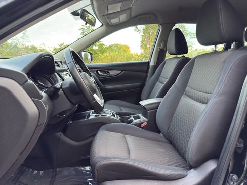 Used 2018 Nissan Rogue SV AWD/4WD image 7