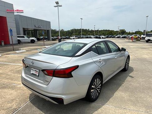 Used 2025 Nissan Altima 2.5 SV AWD/4WD image 7