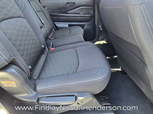 Used 2024 Nissan Pathfinder SV FWD image 16
