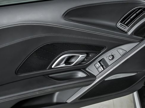 Used 2018 Audi R8 V10 plus image 21